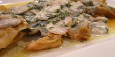 Mantar Soslu Tavuk Tarifi ve Malzemeleri Mantar Soslu Tavuk